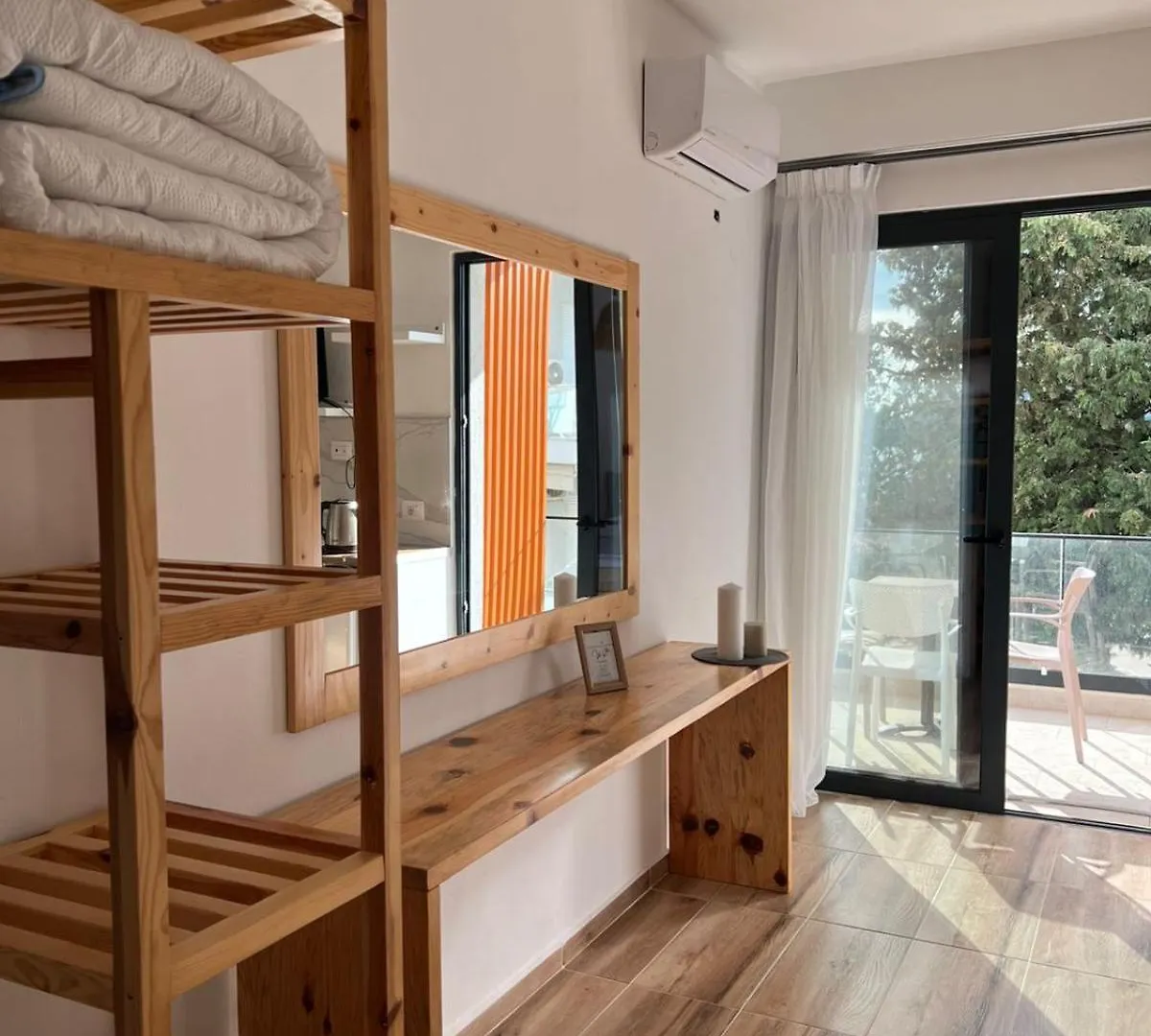 Apartments Ionea Himare