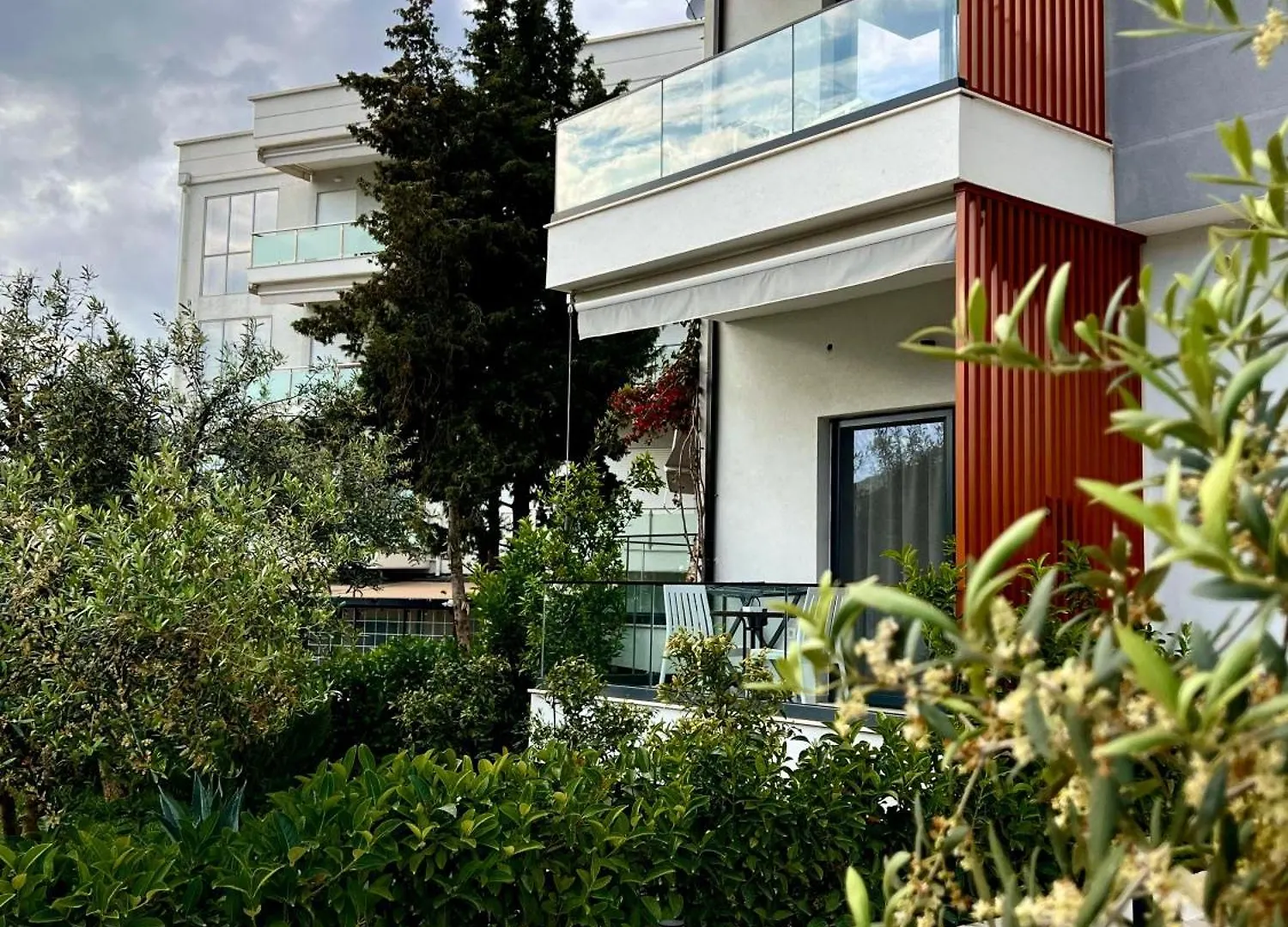 Apartments Ionea Himare 0*,
