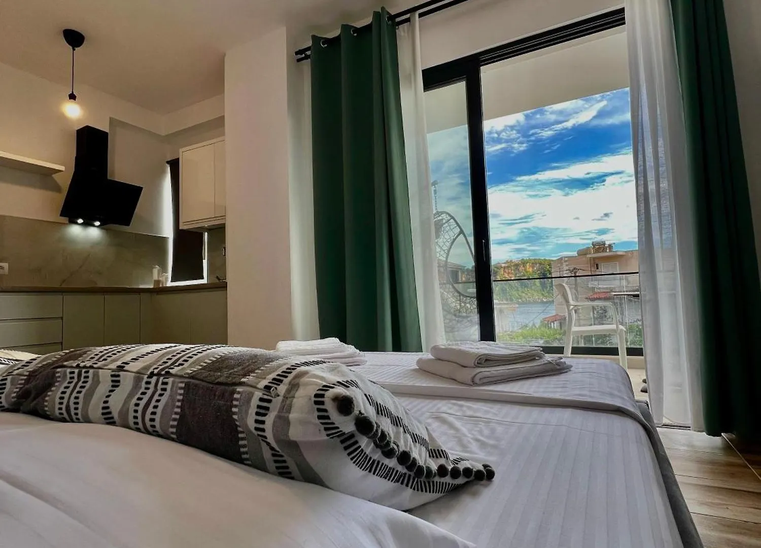 הימארה Apartments Ionea אלבניה